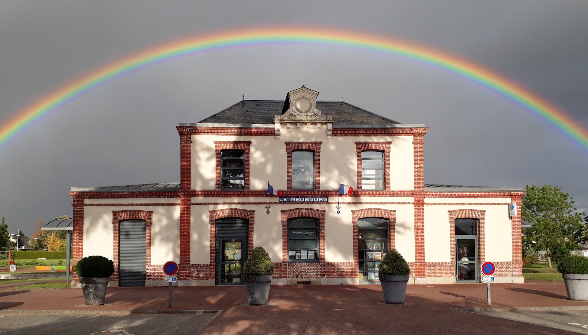 Office De Tourisme Yves Leroy